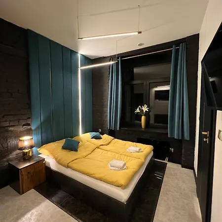 Darkhouse Blue * Łódź